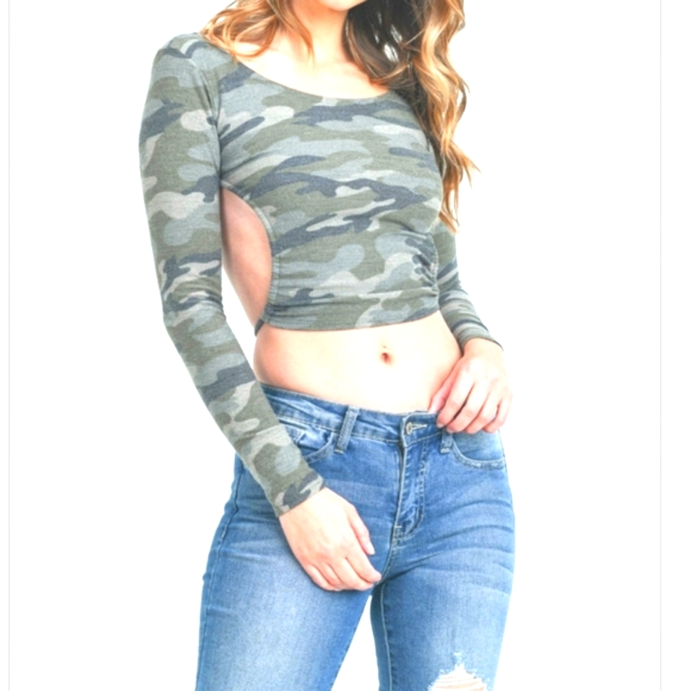 😘TOP CHIC Camo Crop Top shirt, tee open back, sexy